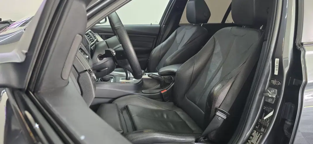 BMW 320 2013 - 21750 EUR, 170000 km - AUTO.MOTO.pt - 170000km - foto 36 de 51