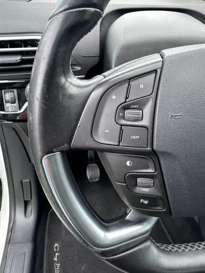 Citroën C4 Picasso 2015 - 9250 EUR, 160000 km - AUTO.MOTO.pt - 160000km - foto 45 de 68