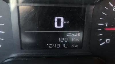 Peugeot Partner L2 1.5 Bluehdi 100CV 2020 - 13950 EUR, 124910 km - AUTO.MOTO.pt - 124910km - foto 8 de 8
