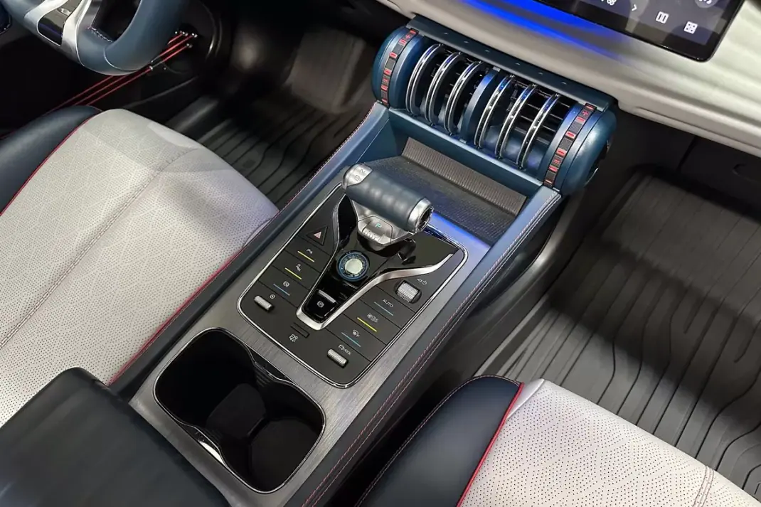 BYD Atto 3 2023 - 27950 EUR, 7718 km - AUTO.MOTO.pt - 7718km - foto 47 de 60