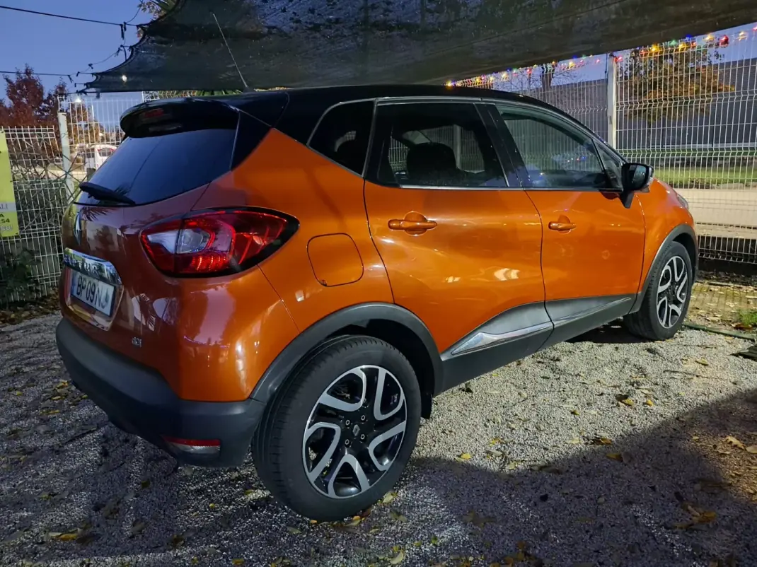 Renault Captur 2016 - 12950 EUR, 160000 km - AUTO.MOTO.pt - 160000km - foto 3 de 7