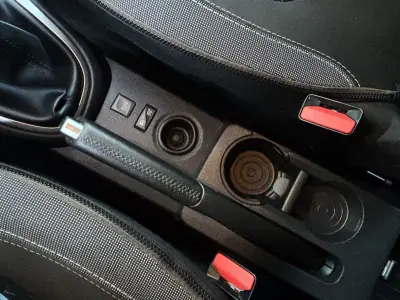 Renault Captur 2018 - 13950 EUR, 119000 km - AUTO.MOTO.pt - 119000km - foto 39 de 42