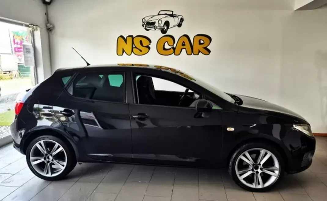 SEAT Ibiza 2011 - 6250 EUR, 289000 km - AUTO.MOTO.pt - 289000km - foto 2 de 7