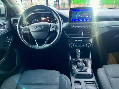 Ford Focus SW 2020 - 16250 EUR, 79000 km - AUTO.MOTO.pt - 79000km - foto 9 de 13