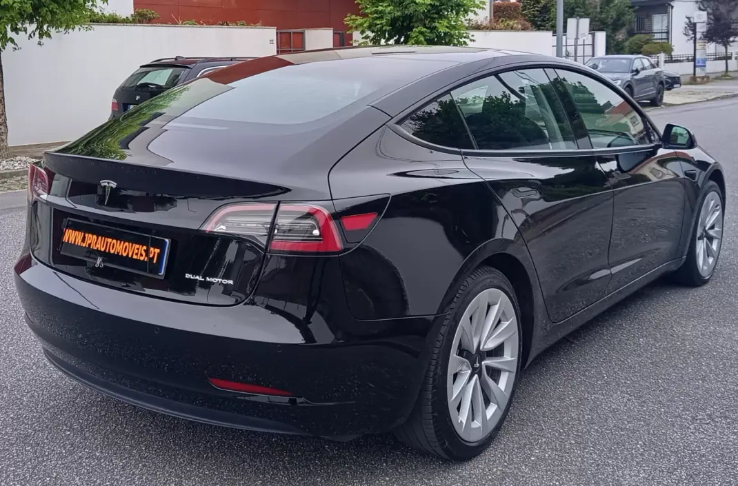 Tesla Model 3 2021 - 28990 EUR, 64400 km - AUTO.MOTO.pt - 64400km - foto 7 de 16