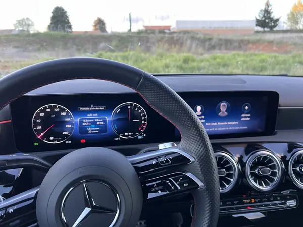 Mercedes-Benz A 250 e 2024 Híbrido Plug-In