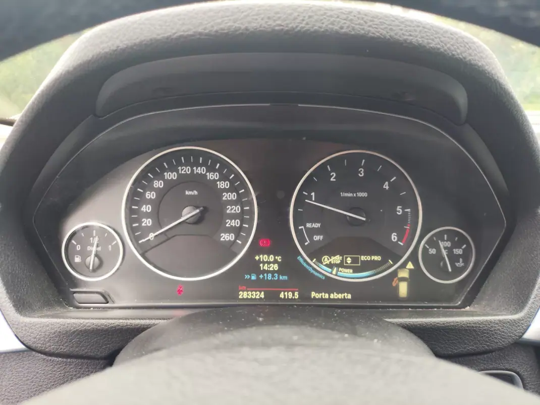 BMW 320 2014 - 13000 EUR, 283400 km - AUTO.MOTO.pt - 283400km - foto 11 de 11