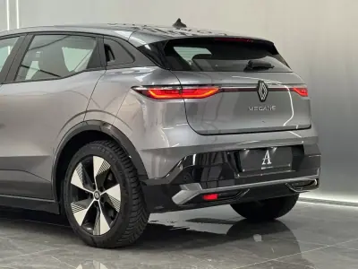 Renault Mégane E-Tech 2022 - 23890 EUR, 71000 km - AUTO.MOTO.pt - 71000km - foto 4 de 6