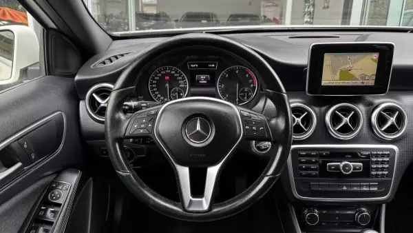 Mercedes-Benz A 180 2014 - 14650 EUR, 191121 km - AUTO.MOTO.pt - 191121km - foto 8 de 34