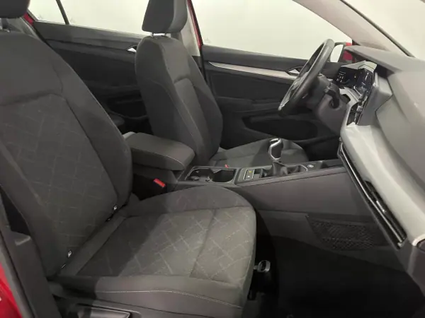 Volkswagen Golf 2021 - 16900 EUR, 4480 km - AUTO.MOTO.pt - 4480km - foto 6 de 25