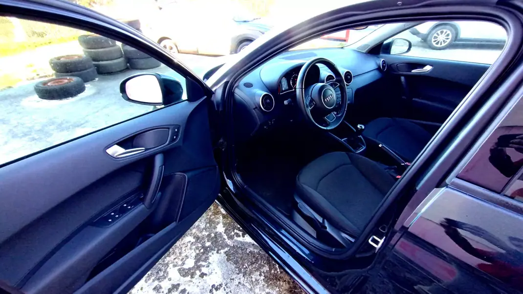 Audi A1 Sportback 2014 - 10999 EUR, 159000 km - AUTO.MOTO.pt - 159000km - foto 15 de 37