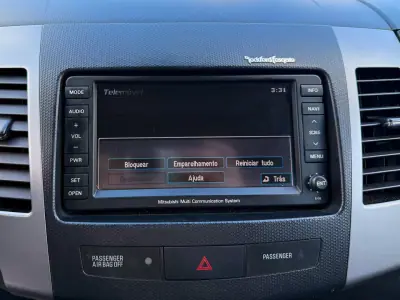 Mitsubishi Outlander 2012 - 12900 EUR, 176000 km - AUTO.MOTO.pt - 176000km - foto 10 de 18