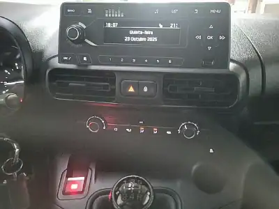 Citroën Berlingo 1.6 HDI Control 2019 - 11400 EUR, 82669 km - AUTO.MOTO.pt - 82669km - foto 14 de 21