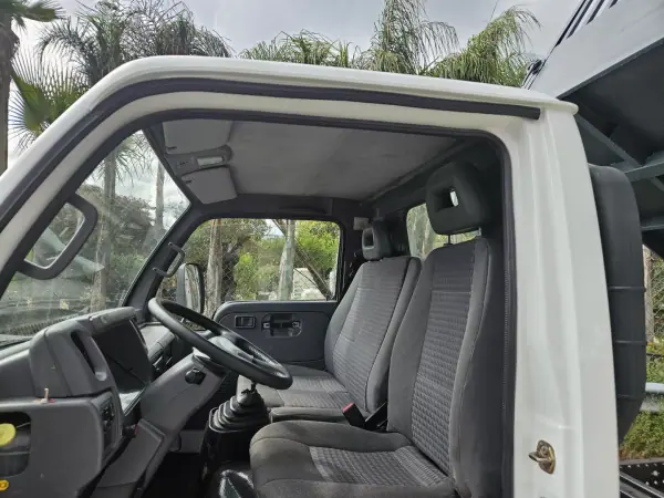 Nissan Cabstar 35.13 2006 - 18500 EUR, 130000 km - AUTO.MOTO.pt - 130000km - foto 7 de 8