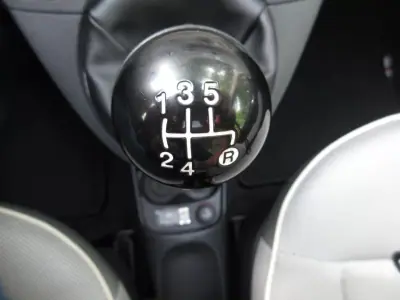 Fiat 500 2010 - 6990 EUR, 185000 km - AUTO.MOTO.pt - 185000km - foto 35 de 37