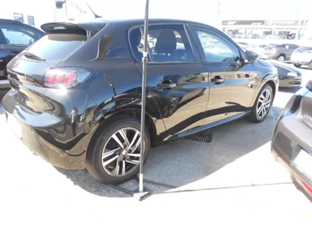 Peugeot 208 2024 - 15900 EUR, 36144 km - 36144km - foto 6 de 14