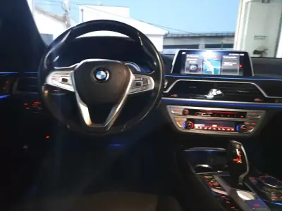 BMW 740 2018 - 30750 EUR, 246000 km - AUTO.MOTO.pt - 246000km - foto 39 de 40