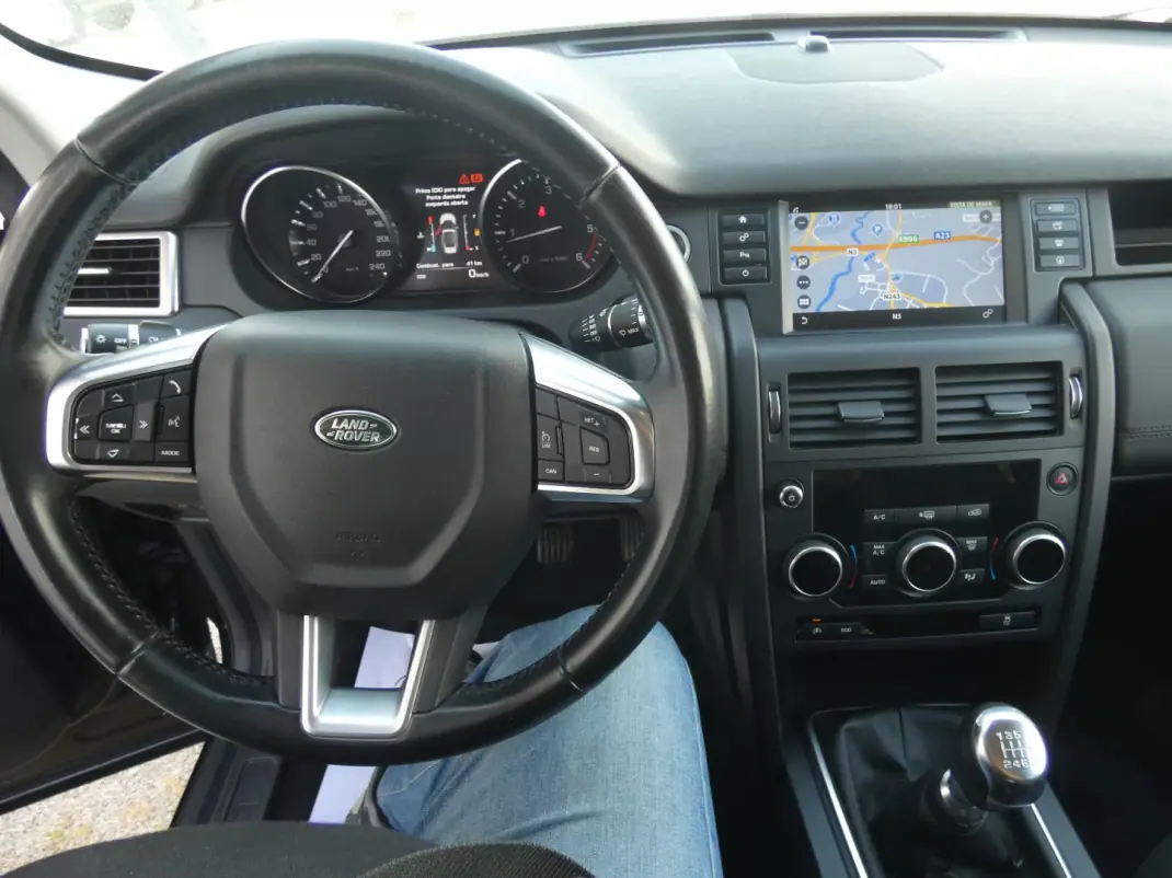 Land Rover Discovery Sport 2016 - 18750 EUR, 220000 km - AUTO.MOTO.pt - 220000km - foto 20 de 30