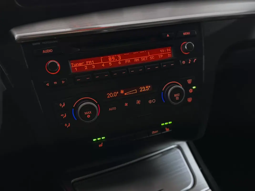 BMW 118 2008 - 14490 EUR, 198347 km - AUTO.MOTO.pt - 198347km - foto 16 de 17