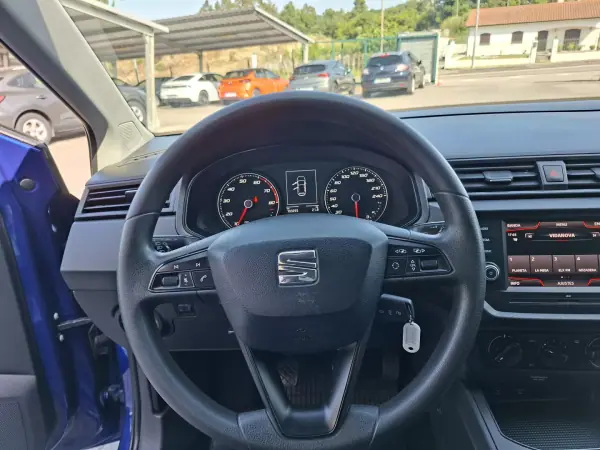 SEAT Ibiza 2018 - 11350 EUR, 103500 km - AUTO.MOTO.pt - 103500km - foto 17 de 30