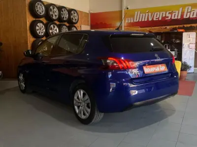Peugeot 308 2018 - 13900 EUR, 114000 km - 114000km - foto 3 de 19