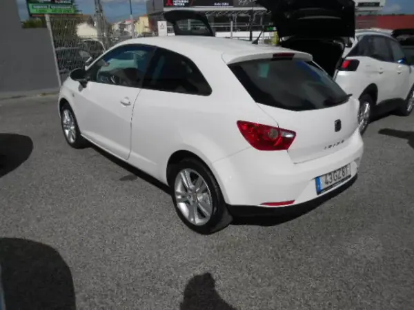 SEAT Ibiza 2008 - 6900 EUR, 349713 km - AUTO.MOTO.pt - 349713km - foto 5 de 14