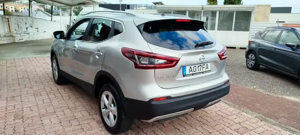 Nissan Qashqai 2021 - 23900 EUR, 67251 km - 67251km - foto 4 de 12