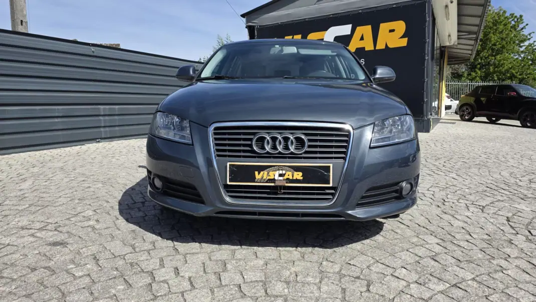 Audi A3 Sportback 2009 - 12990 EUR, 176000 km - AUTO.MOTO.pt - 176000km - foto 12 de 25