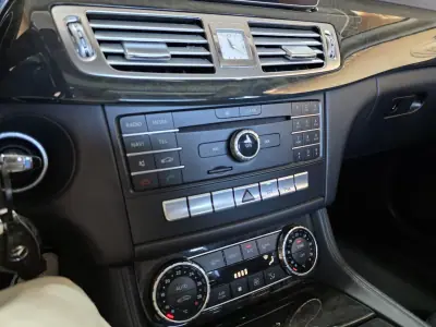 Mercedes-Benz CLS 350 2015 - 27900 EUR, 192000 km - AUTO.MOTO.pt - 192000km - foto 9 de 16