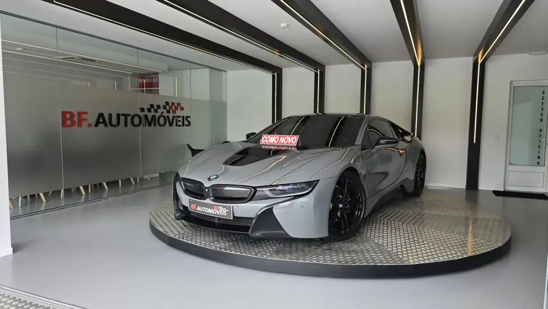 BMW i8 2015 - 62500 EUR, 132830 km - 132830km - foto 11 de 50