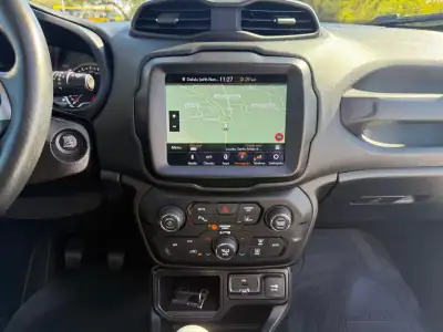 Jeep Renegade 2019 - 15995 EUR, 105000 km - AUTO.MOTO.pt - 105000km - foto 20 de 34