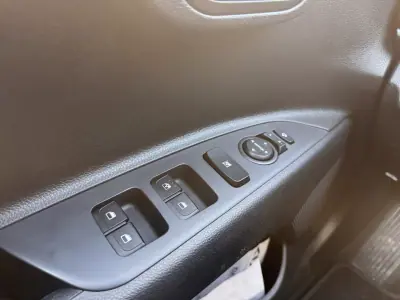 Kia Stonic 2025 - 20500 EUR, 17564 km - AUTO.MOTO.pt - 17564km - foto 16 de 22
