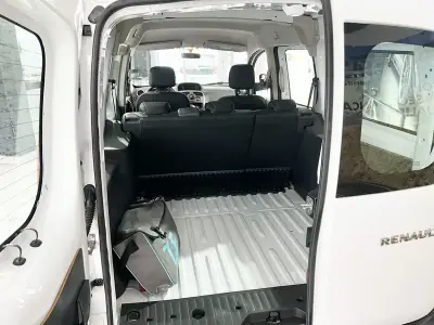 Renault Kangoo 2020 - 16800 EUR, 12073 km - AUTO.MOTO.pt - 12073km - foto 20 de 20