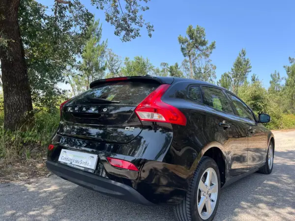 Volvo V40 2017 - 15900 EUR, 120000 km - AUTO.MOTO.pt - 120000km - foto 3 de 39