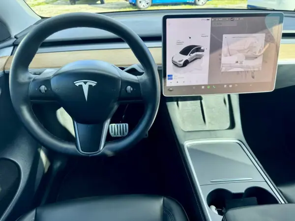 Tesla Model Y 2022 - 39990 EUR, 59000 km - AUTO.MOTO.pt - 59000km - foto 12 de 21
