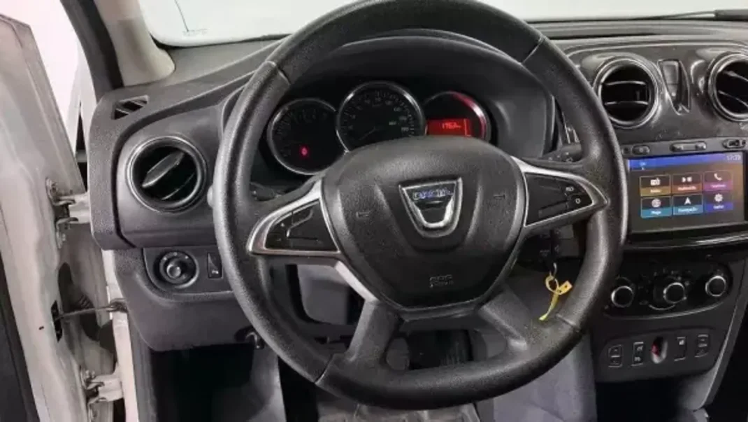 Dacia Logan MCV 2019 - 7650 EUR, 130000 km - AUTO.MOTO.pt - 130000km - foto 13 de 32
