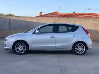 Hyundai i30 2010 - 5250 EUR, 227460 km - AUTO.MOTO.pt - 227460km - foto 6 de 13