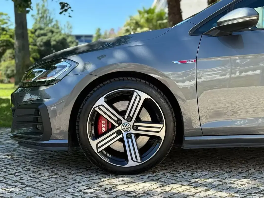 Volkswagen Golf 2019 - 28590 EUR, 102700 km - AUTO.MOTO.pt - 102700km - foto 38 de 38