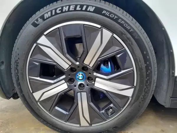 BMW iX 2023 - 85000 EUR, 50000 km - AUTO.MOTO.pt - 50000km - foto 14 de 14