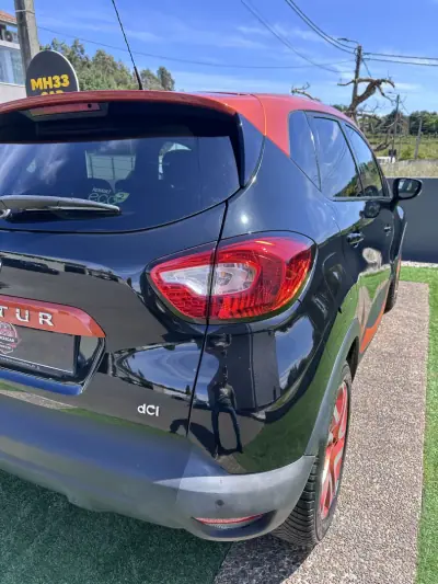 Renault Captur 2014 - 9900 EUR, 217000 km - AUTO.MOTO.pt - 217000km - foto 14 de 60