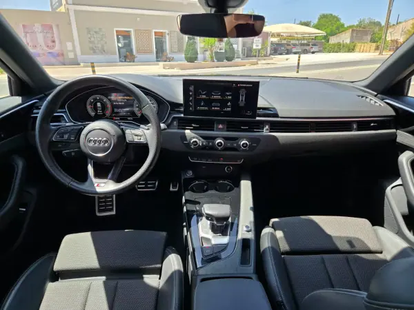 Audi A4 2022 - 27950 EUR, 131019 km - AUTO.MOTO.pt - 131019km - foto 6 de 10