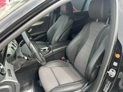 Mercedes-Benz E 300 2020 - 28990 EUR, 140000 km - AUTO.MOTO.pt - 140000km - foto 9 de 23