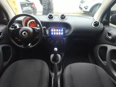 Smart Fortwo Cabrio 2016 - 9900 EUR, 76000 km - AUTO.MOTO.pt - 76000km - foto 22 de 24