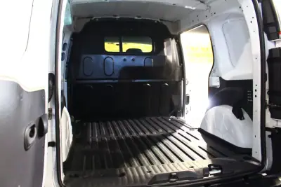 Renault 2019 - 9450 EUR, 190000 km - AUTO.MOTO.pt - 190000km - foto 17 de 23