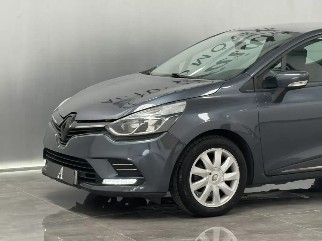 Renault Clio 2017 - 10990 EUR, 110000 km - 110000km - foto 11 de 14