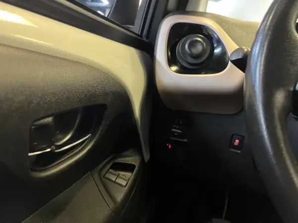 Citroën C1 2018 - 11990 EUR, 30000 km - AUTO.MOTO.pt - 30000km - foto 42 de 50