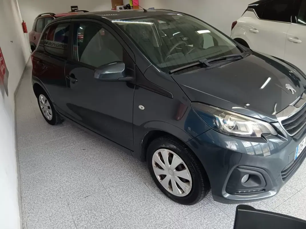 Peugeot 108 2019 - 10950 EUR, 95127 km - AUTO.MOTO.pt - 95127km - foto 2 de 12