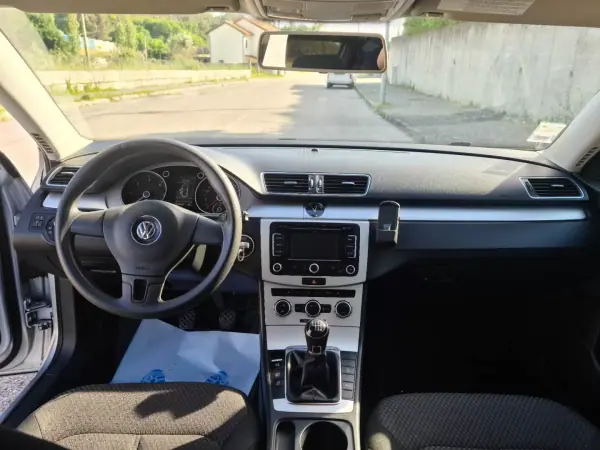 Volkswagen Passat Variant 2014 - 10750 EUR, 222000 km - AUTO.MOTO.pt - 222000km - foto 7 de 26