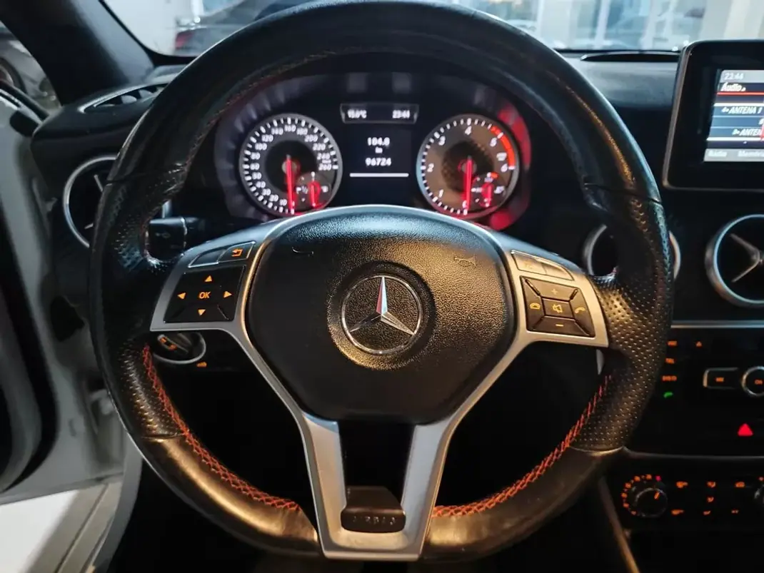 Mercedes-Benz A 180 2013 - 17650 EUR, 96800 km - AUTO.MOTO.pt - 96800km - foto 21 de 31