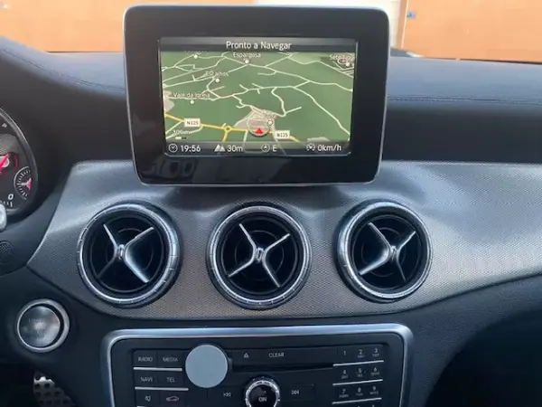 Mercedes-Benz CLA 200 2017 - 22990 EUR, 145650 km - AUTO.MOTO.pt - 145650km - foto 18 de 20